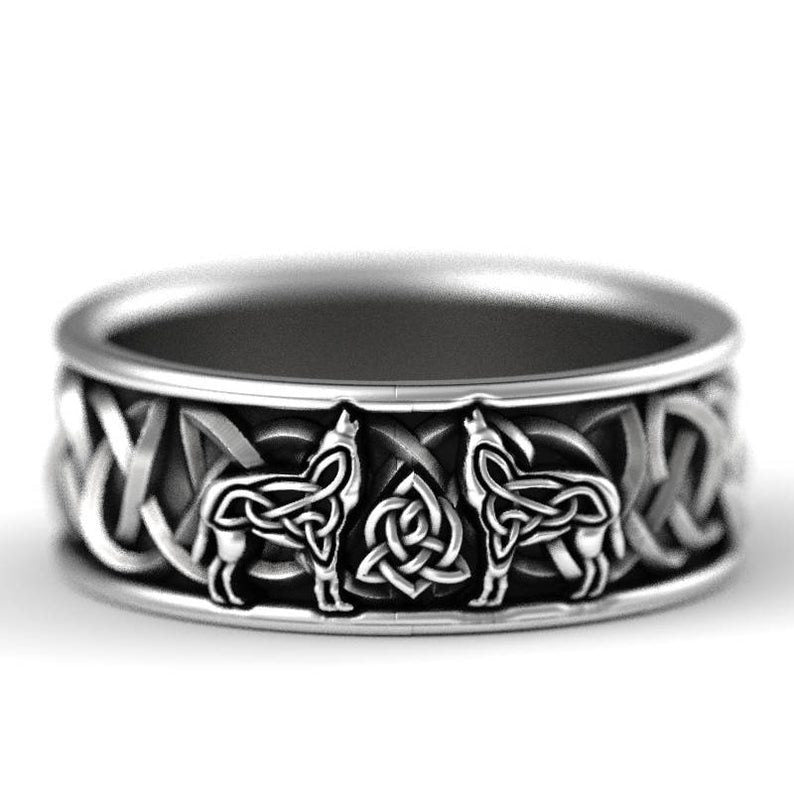 Howl of the Wolf-Knot Ring