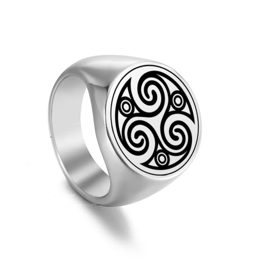 Triskelion Celtic Ring